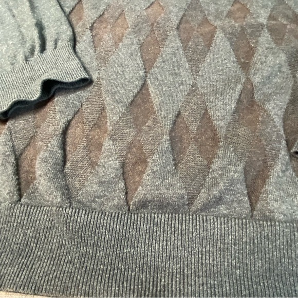 J. FERRAR V-Neck Argyle Sweater - Picture 3 of 10